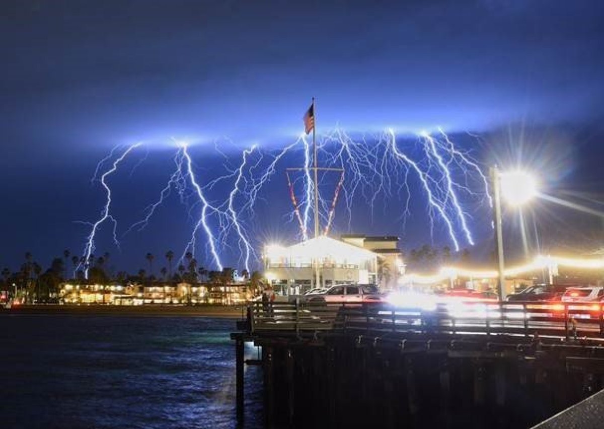 lightning strikes southern california